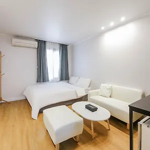 Lofy House Hostel